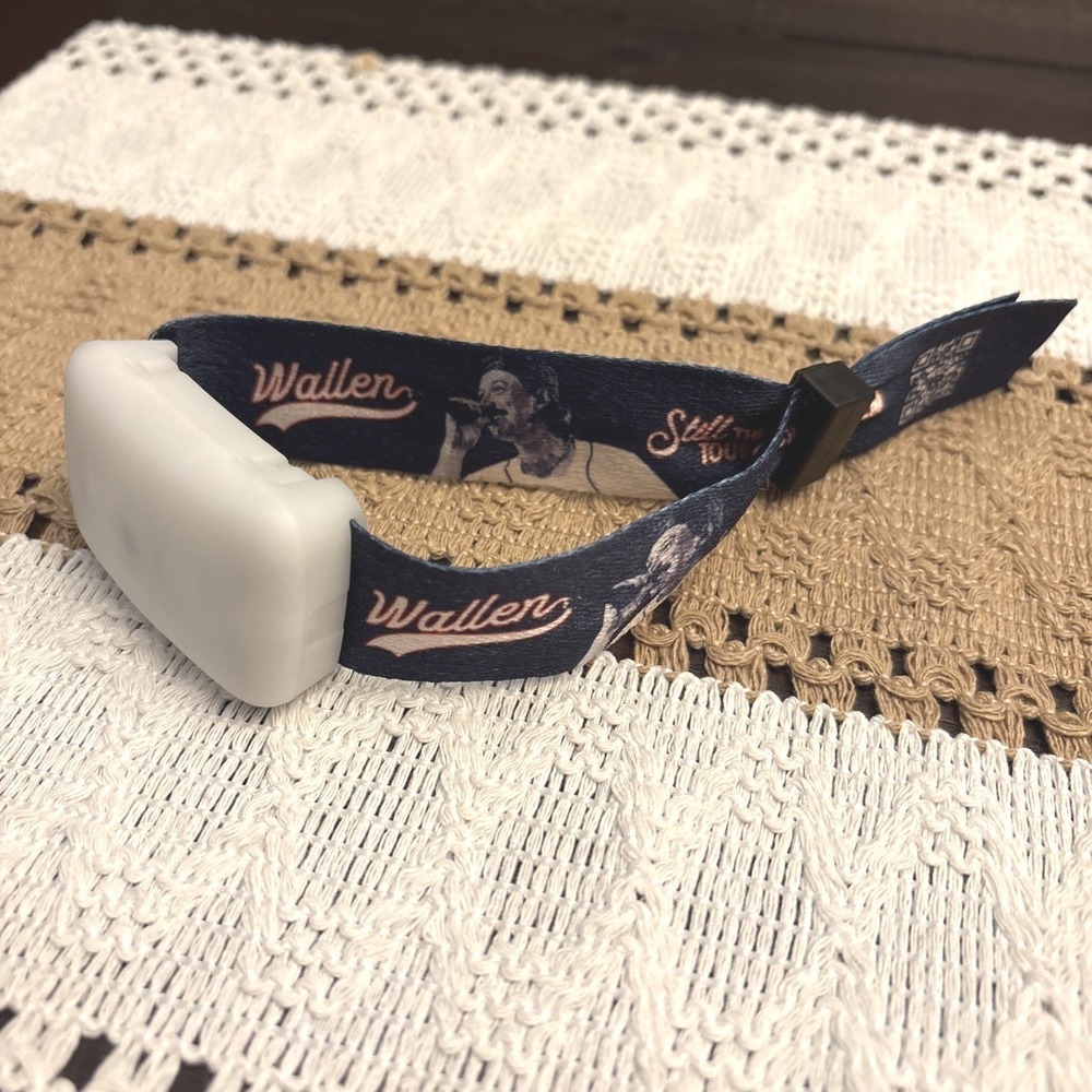 Morgan Wallen Still The Problem Tour 2026 Light Up Concert Bracelet Chicago